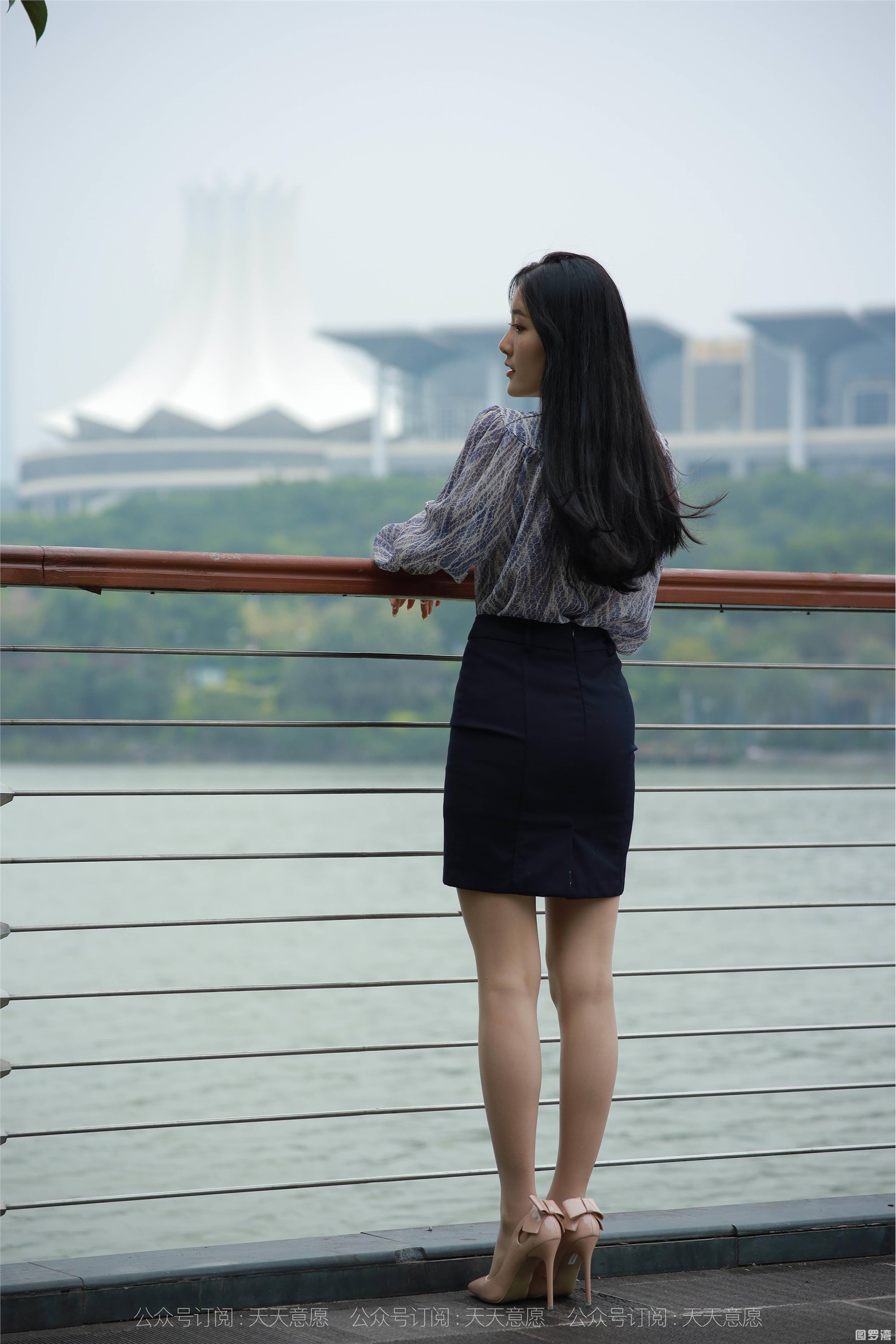 IESS异思趣向  2021.10.25 丝享家957：婉苹《公园偶遇美女》